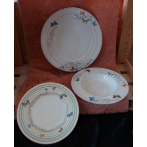 Piatti in porcellana bone china con farfalle
